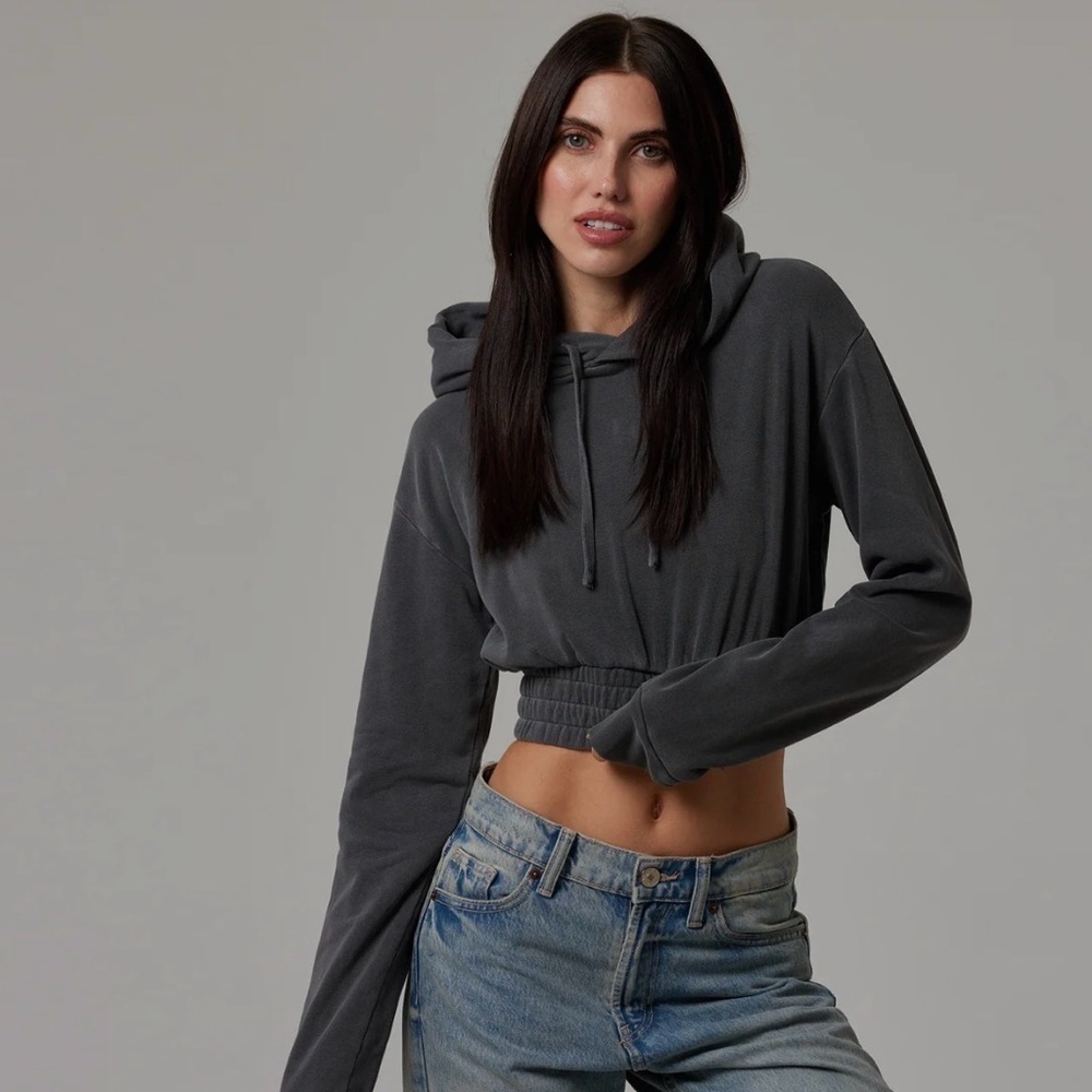 TALENTLESS Smocked Waistband Gray
Cropped Boxing Hoodie Sz L